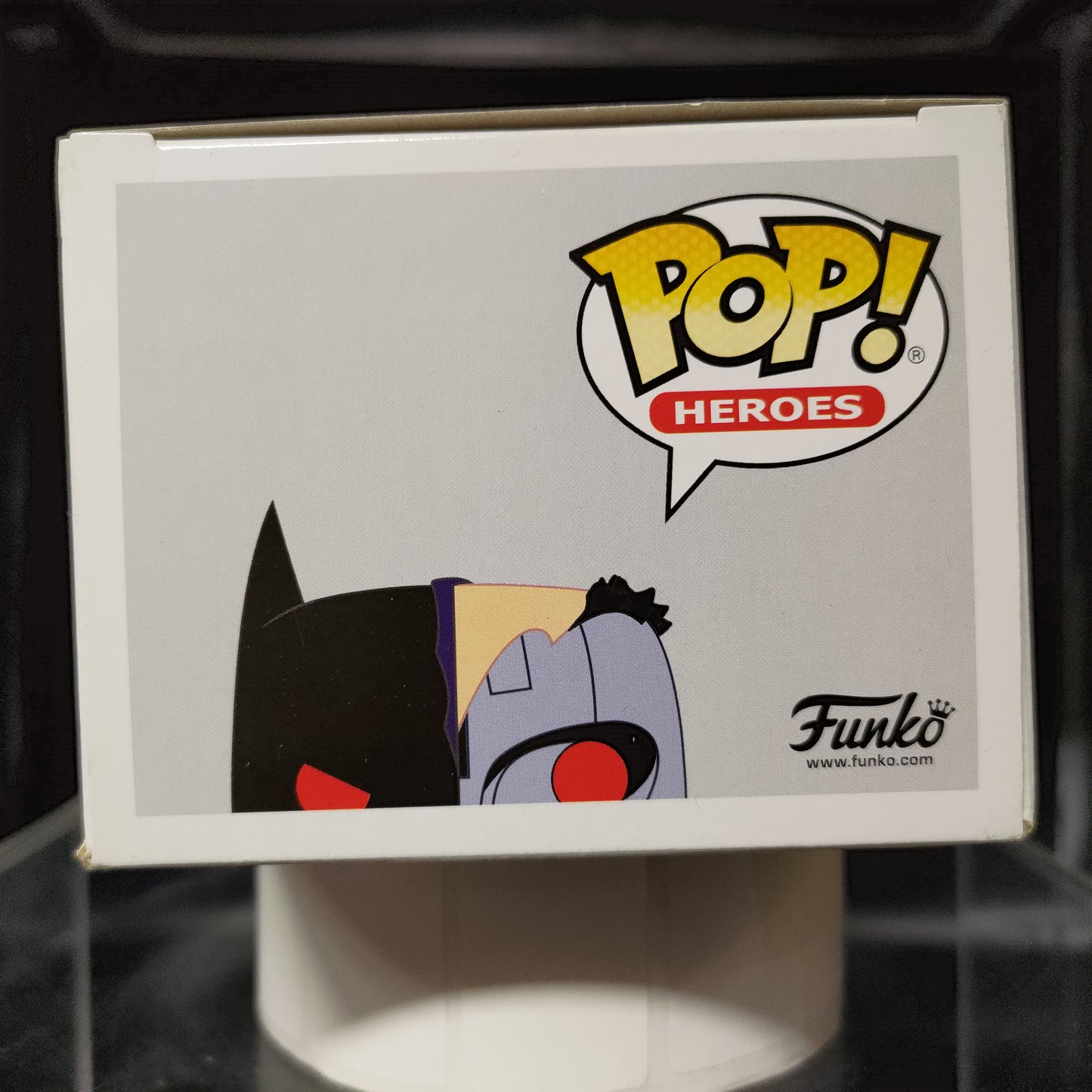 FUNKO POP! Vinyl Heroes RARE Batman The Animated Series #193 Batman (Robot - Full Face) [Chase] [VAULTED]