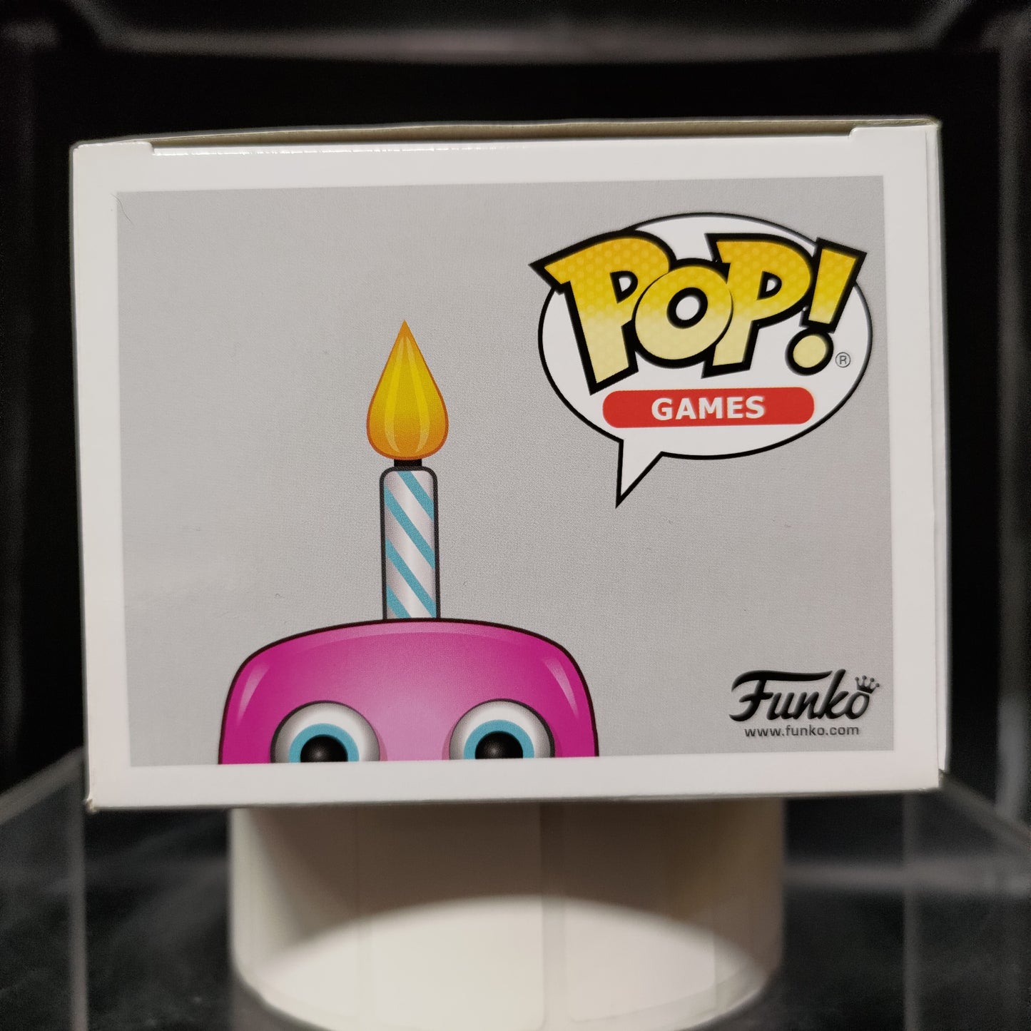 FUNKO POP! Vinyl Games RARE Five Nights at Freddy's #213 Cupcake (Phantom) (GITD) [Chase] [VAULTED]