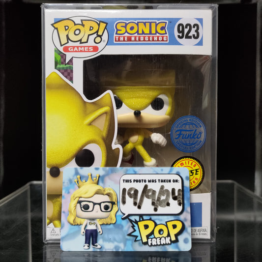 FUNKO POP! Vinyl RARE Sonic The Hedgehog #923 Super Sonic (Golden Glitter + Jumping) [Funko Special Edition | Chase] [VAULTED]