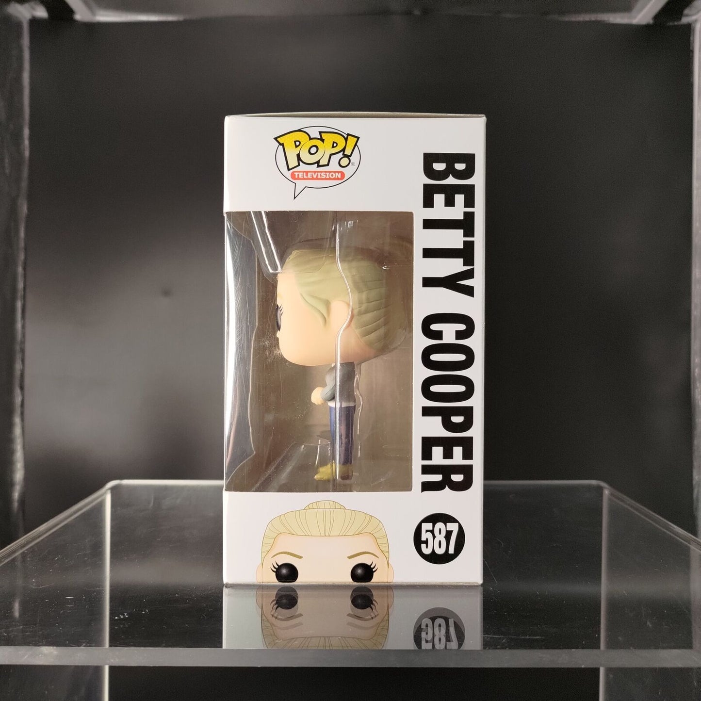 FUNKO POP! Vinyl Television RARE Riverdale #587 Betty Cooper [Hot Topic (Stickerless)] [VAULTED]